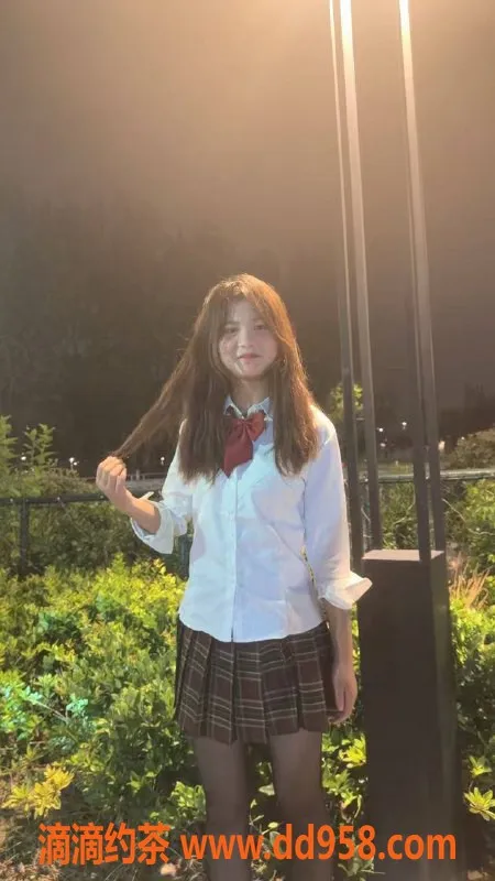 南通楼凤-崇川区梦梦 4p/9pp 服务系嫩妹推荐