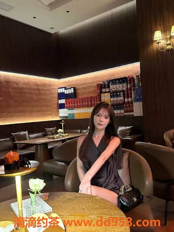 惠州楼凤资源信息,金山湖琪涵现身！御姐魅力，水中冲击