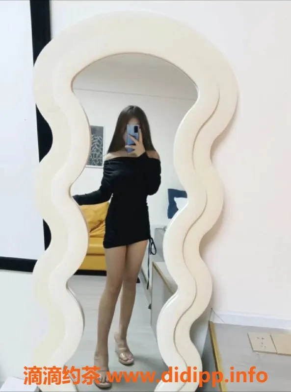 成都楼凤资源信息,成都嫩妹婷婷，高160cm，体重100，包夜2100元