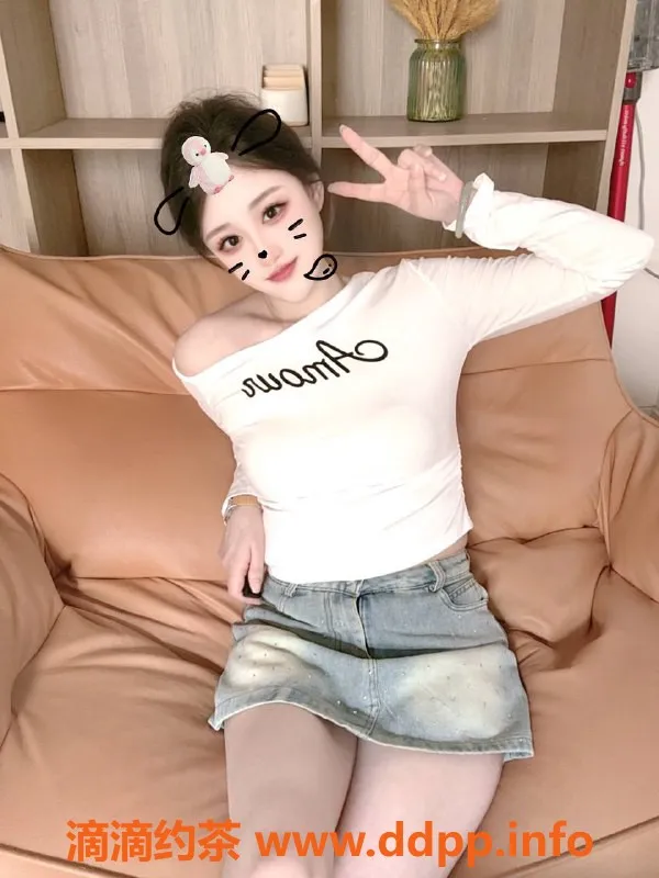 南通楼凤资源信息,崇川区洛洛，26岁白皙大胸美女，超值6p