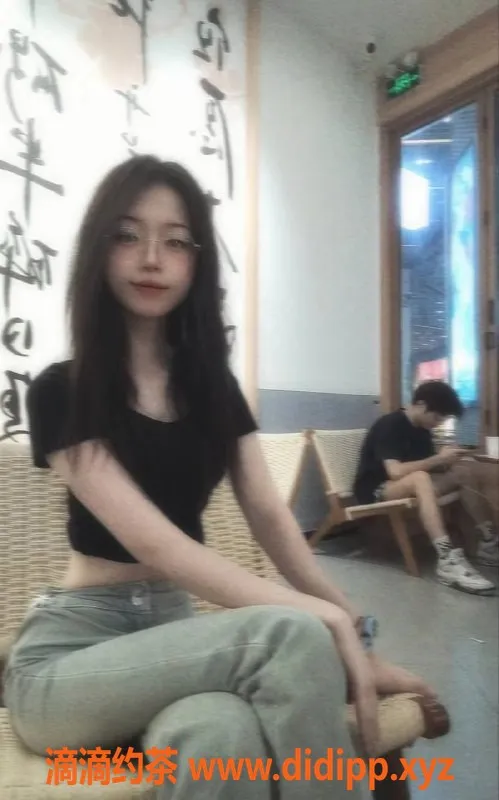 中山楼凤-古镇小雅，19岁B罩杯，服务多样