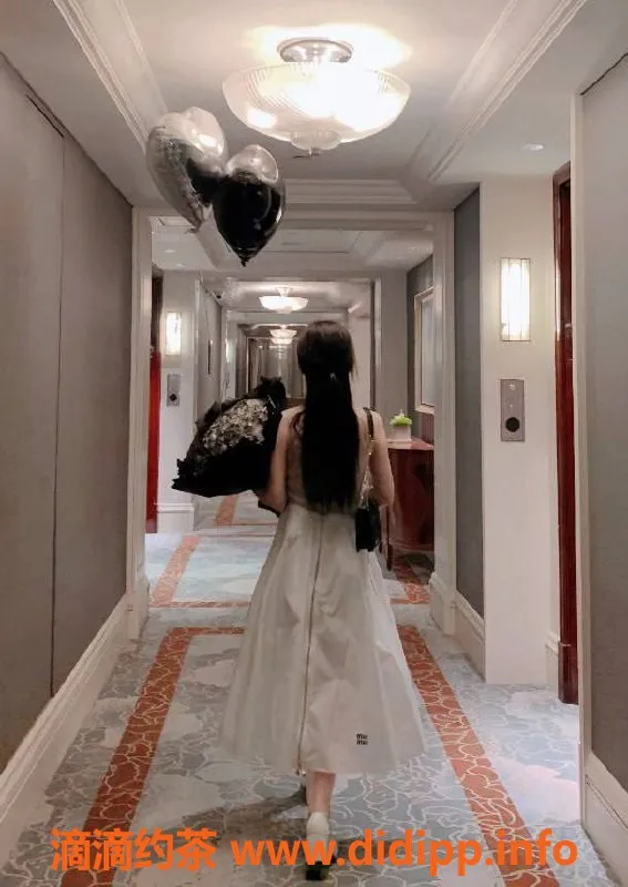 上海楼凤-普陀韩嘉羽破万福利，限时拍卖仅1100P！