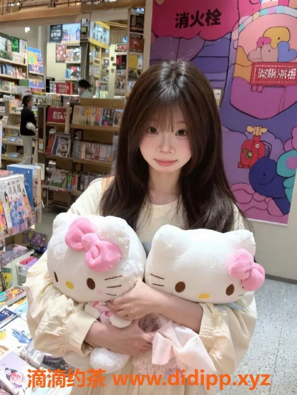 成都楼凤-成华区小M，嫩妹车6p代聊体验