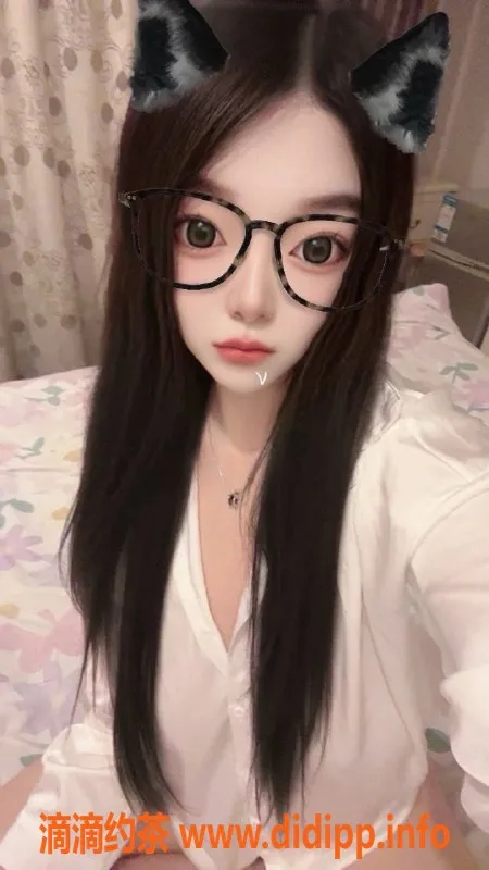 常州楼凤-武进E奶兔兔，170高挑大胸嫩妹，600起价