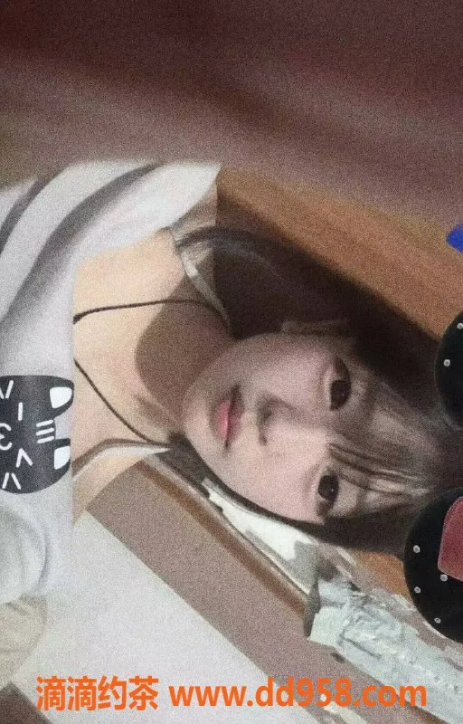 南通楼凤-崇川区妲己妹子，身高160，服务调情价6p