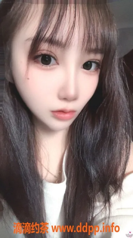 常州楼凤-武进小柳岩，165cm大胸嫩妹，陪浴服务600元起