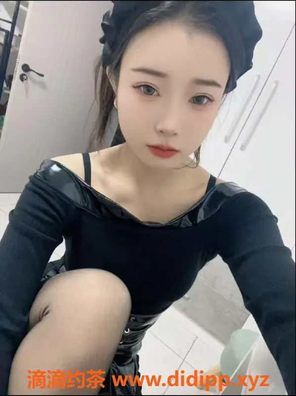 常州楼凤-武进小雯雯，165cm嫩妹，课费800元起