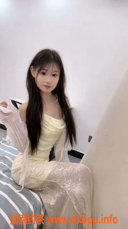 常州楼凤-新北晓晓，162cm嫩妹，陪浴口交服务