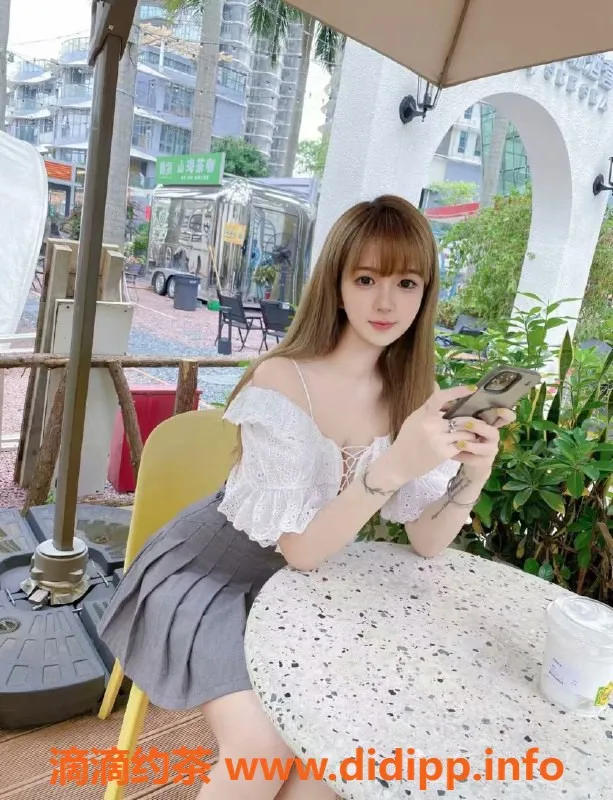 无锡楼凤-梁溪Coco 177cm退役空姐，套餐1200元起