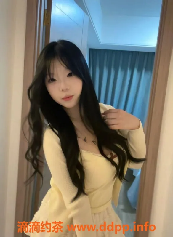 成都楼凤-悦悦 15岁 白虎小妹 身高156 只要700元