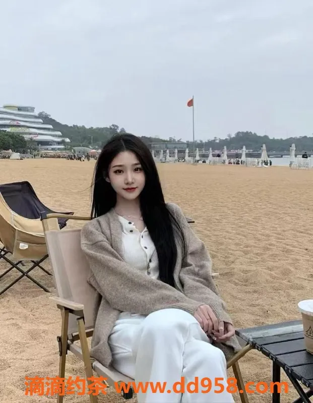 常州楼凤-武进小陌 166cm嫩妹 陪浴制服 800元起