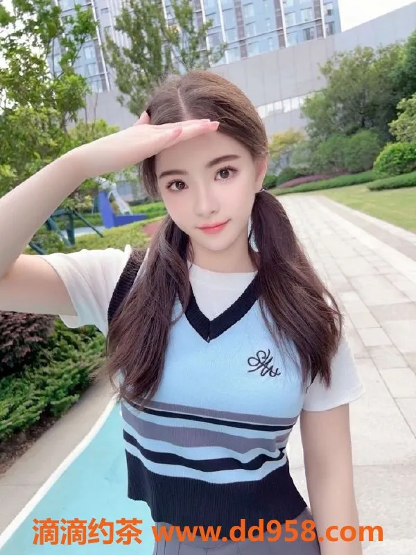 常州楼凤-武进小宝，162cm嫩妹，陪浴服务超享受