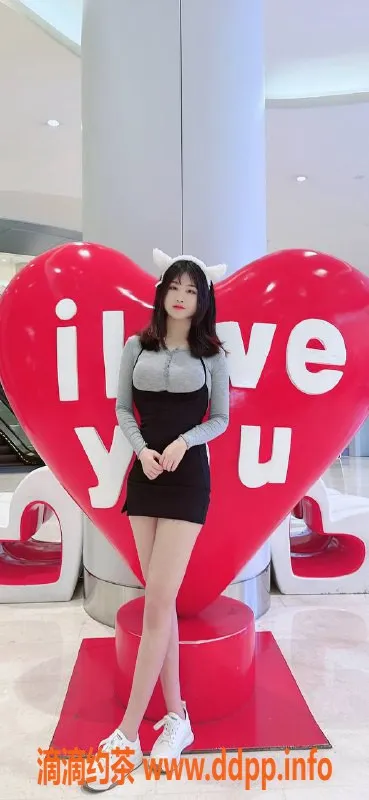 上海楼凤-浦东区森森，18岁164cm高36C胸，1200元可享服务