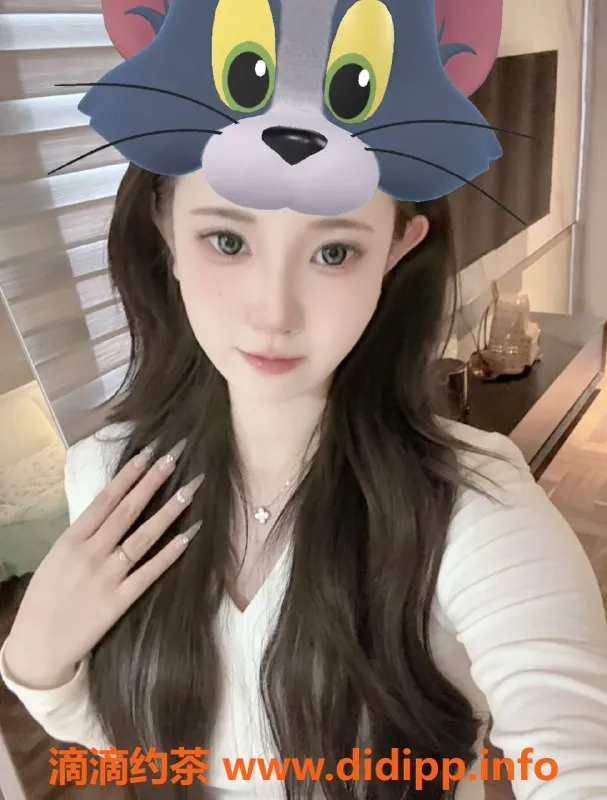 常州楼凤-武进18岁小六 陪浴服务 172cm 108斤