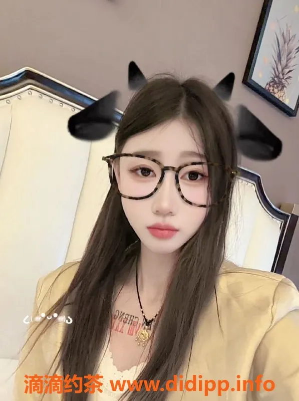 常州楼凤资源信息,武进175cm嫩妹，胸围C，陪浴服务800起