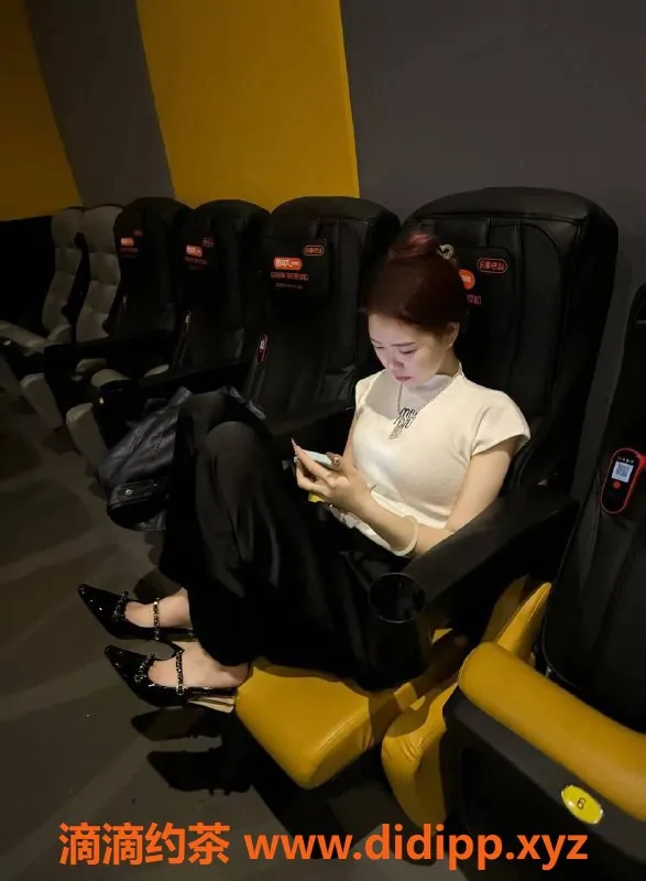 广州楼凤-天河区域冰冰，价格700，服务好评如潮！