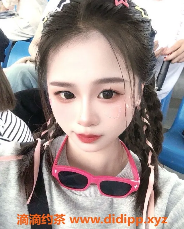 常州楼凤-武进00后嫩妹，162cm，90斤，陪浴服务！