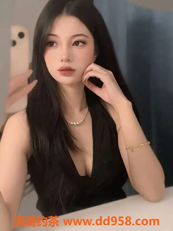 常州楼凤-武进19岁学妹，165cm/98斤，陪浴丝袜服务