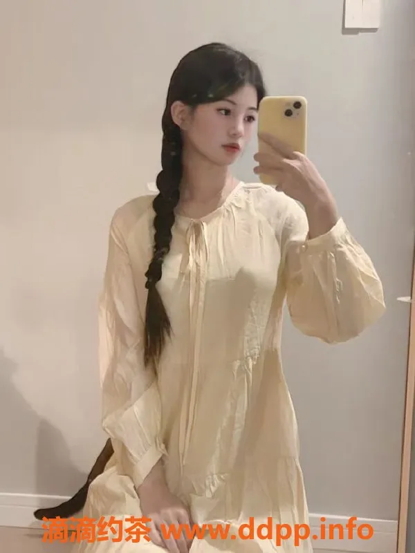 常州楼凤-武进19岁学妹，165cm/98斤，陪浴丝袜服务