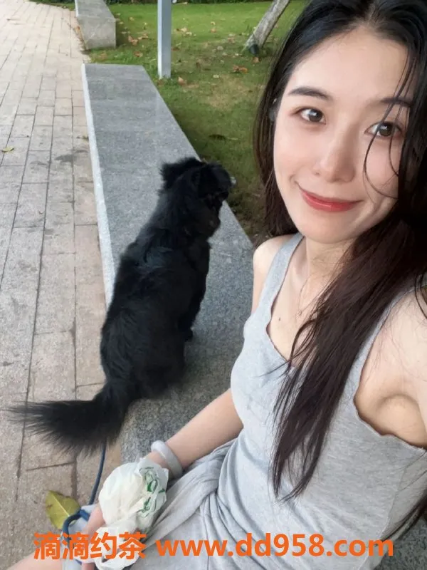 常州楼凤-武进甜美系20岁嫩妹，165/92，陪浴调情价1000