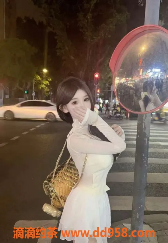 常州楼凤资源信息,武进嫩模，163高92胖，C罩杯激情陪浴！