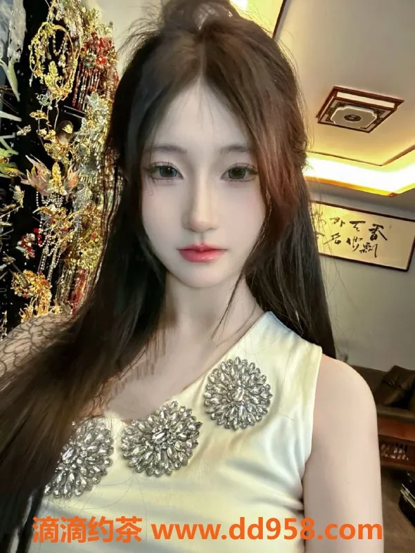 常州楼凤-武进07名媛，165cm，85斤，伴浴乐趣