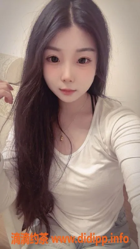 常州楼凤-18岁武进嫩妹，162cm，百斤陪浴服务