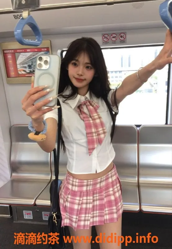 常州楼凤-常州19岁甜妹妹 颜值9分 800pp服务多样