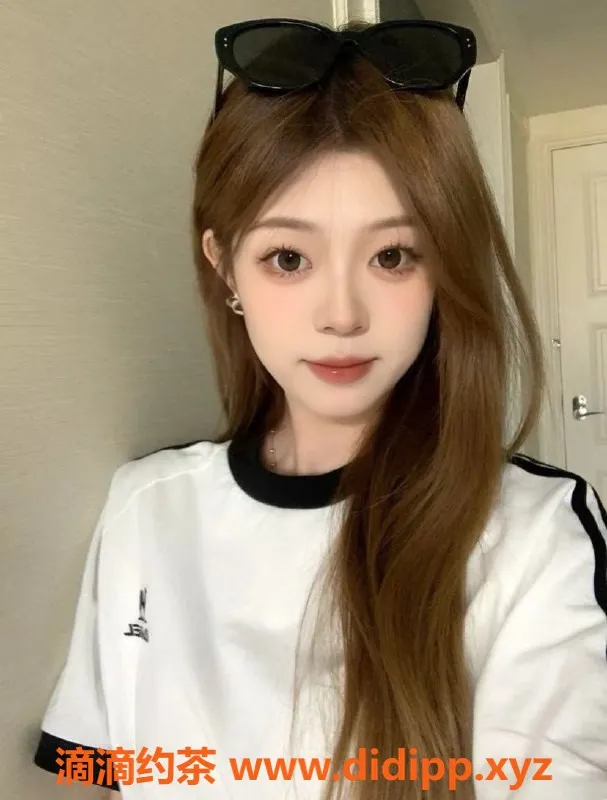 常州楼凤-武进佳莹：165高挑20岁嫩妹，800元起