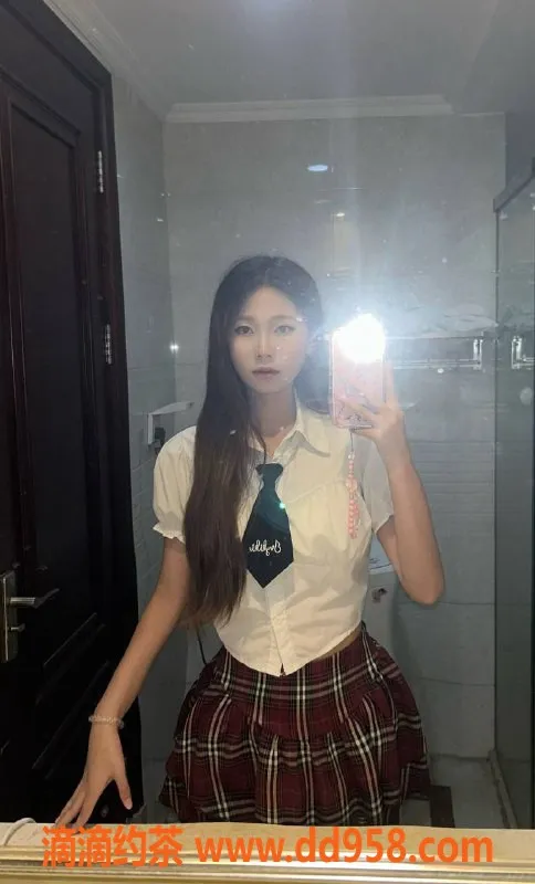 惠州楼凤-江北困困，06年芳龄，700元起，B+胸器等你体验！