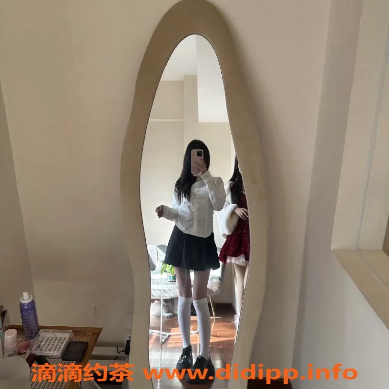 常州楼凤-新北龙湖三位嫩妹，160身高，胸围B/D，服务多样