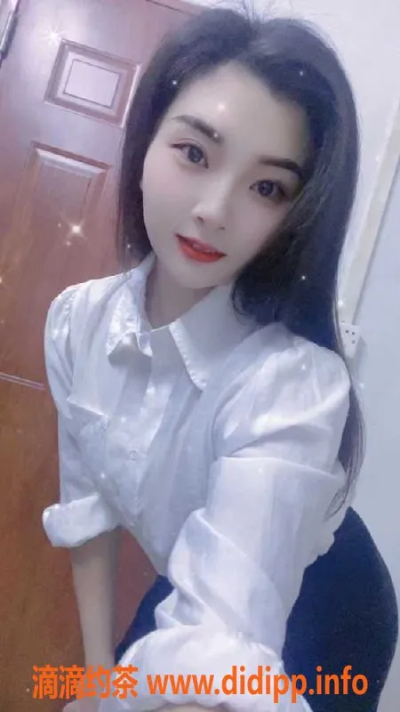 广州楼凤-广州小情 25岁162cm 53kg 4米/次优惠服务