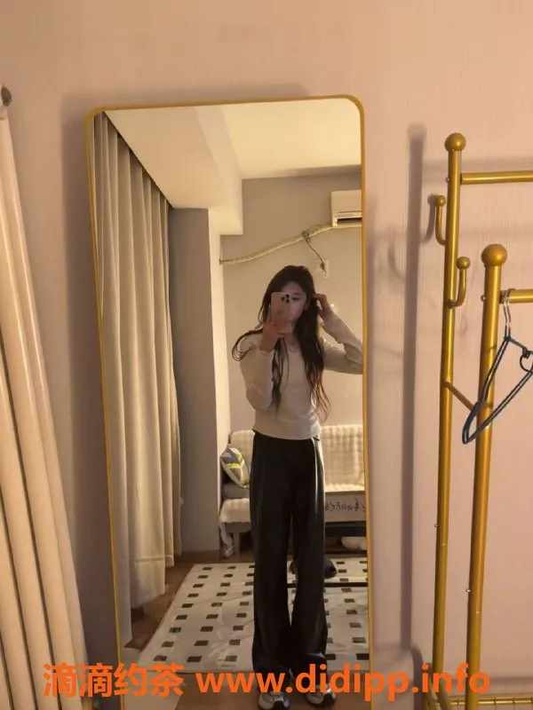 常州楼凤-武进小仙女，165高96斤，陪浴服务引人入胜