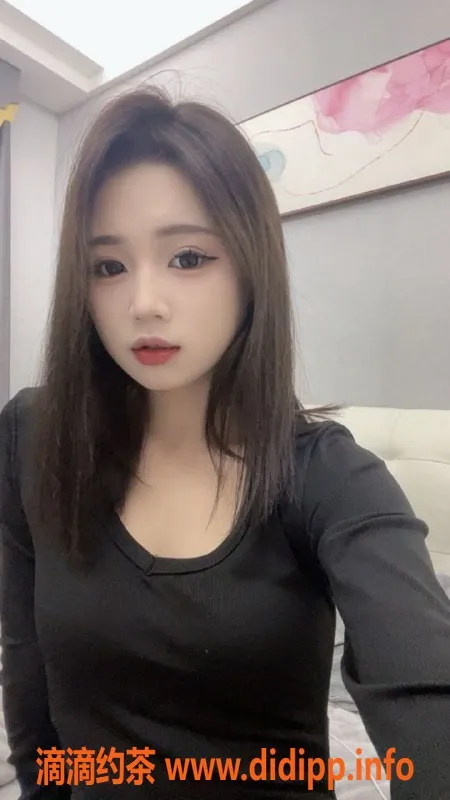 常州楼凤-新北万达公寓苏苏，165cm美少女，课程800元起