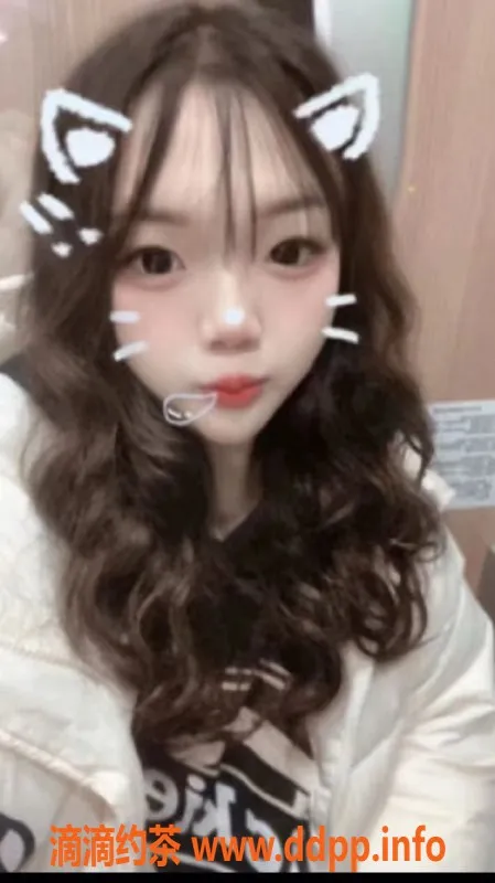 成都楼凤-成都嫩妹彩虹糖，19岁巨乳，400起包夜服务！