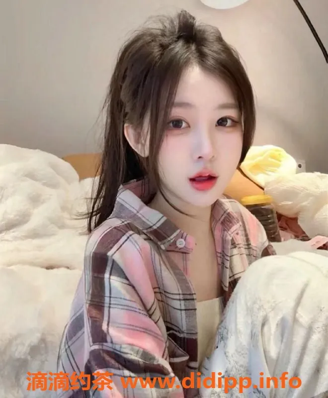 常州楼凤-武进萌萌，165高颜值嫩妹，陪浴服务800起