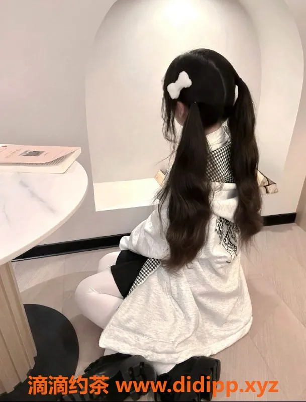 常州楼凤-武进萝莉嫩妹，160cm 85斤 陪浴服务