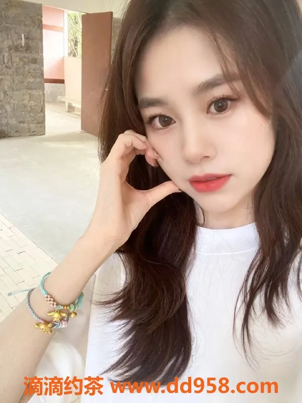 中山楼凤-24岁雪儿，36C曲线，超值服务等你体验！