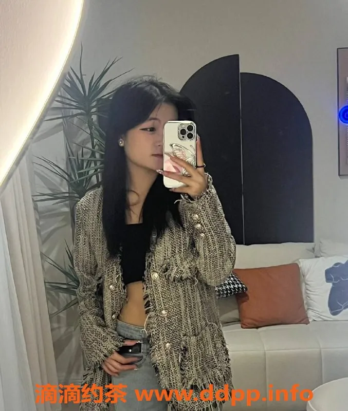 惠州楼凤-惠城小宝，07年，B+胸器，700元起服务