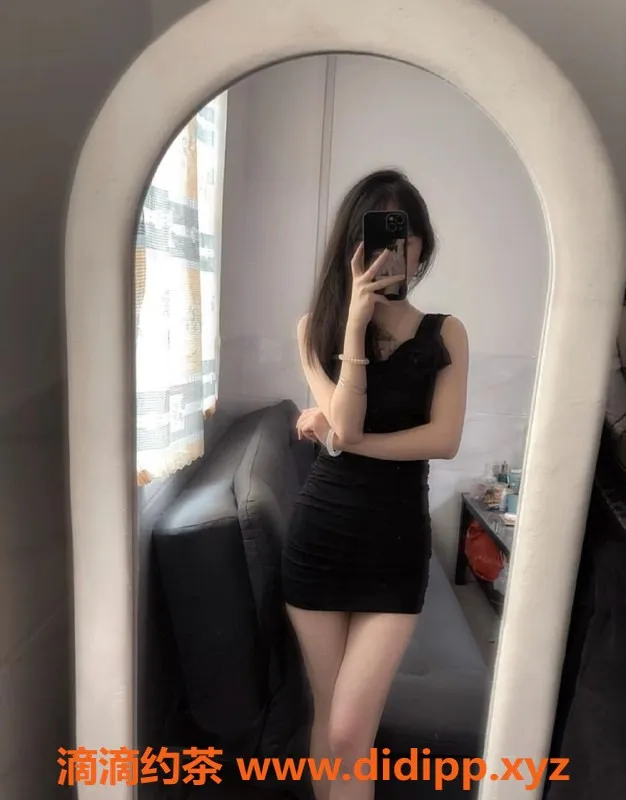 惠州楼凤-惠城小宝，07年，B+胸器，700元起服务