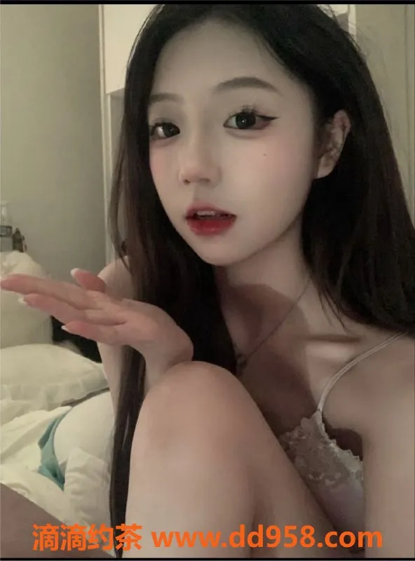 常州楼凤-武进万达小云，18岁嫩妹陪浴服务