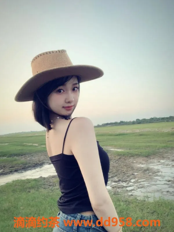 无锡楼凤-锡山短发女神李简欣，165cm高颜值陪浴服务