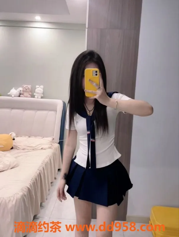 常州楼凤-武进小辣椒，18岁嫩妹，陪浴等服务仅需800元