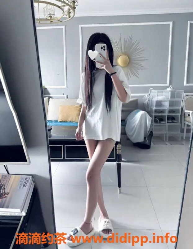 常州楼凤-武进18岁嫩妹瑶瑶，166cm，陪浴口交服务