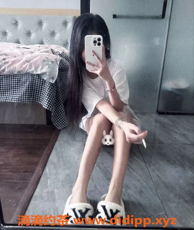 常州楼凤资源信息,武进18岁嫩妹瑶瑶，166cm，陪浴口交服务