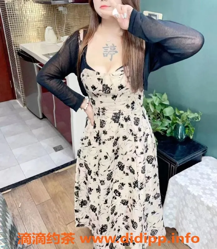 成都楼凤-成都嫩妹麦芽糖，19岁163身材坦克，400起价