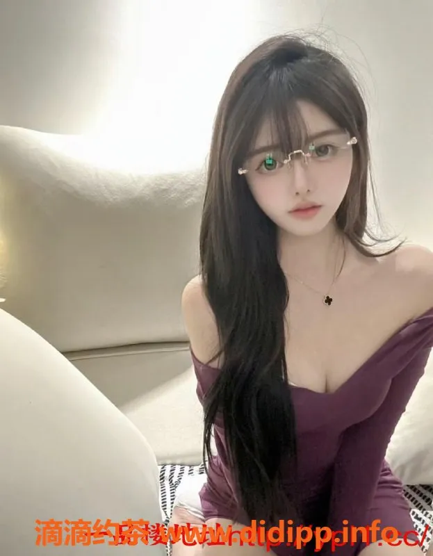 常州楼凤资源信息,常州22岁小骚货，活好服务只需800