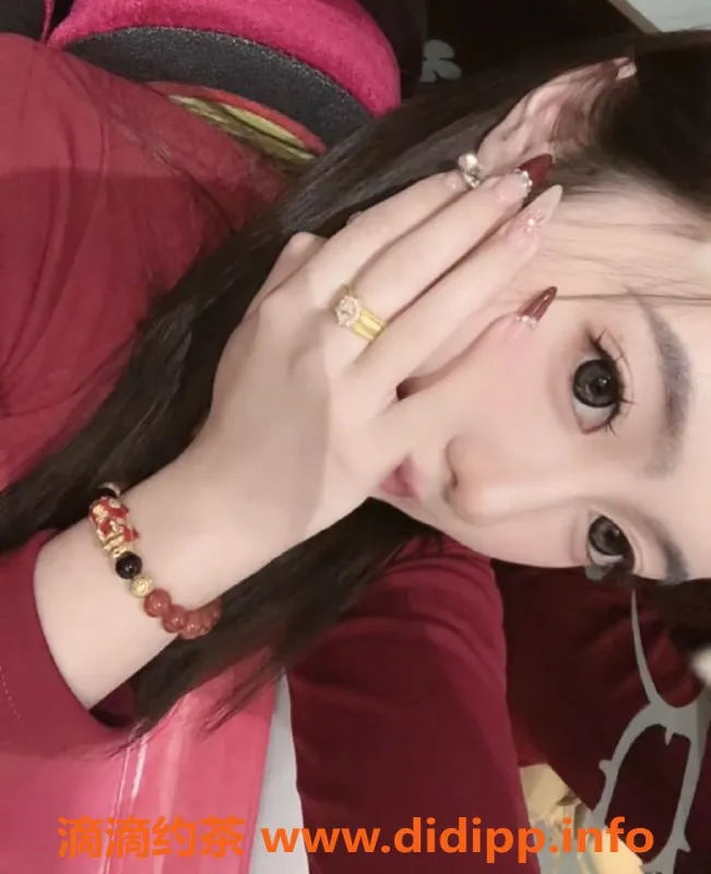 常州楼凤-武进国宾府小小，18岁嫩妹，166cm，99斤，C罩杯