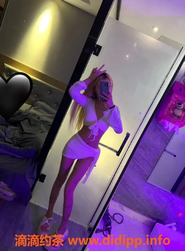 常州楼凤-武进欣欣，165嫩妹，陪浴与调情等你来体验