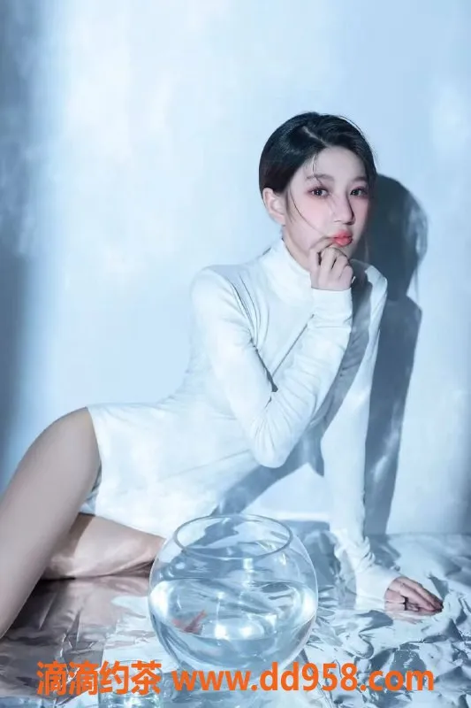 扬州上门服务-扬州晚晚，160cm甜美妹子，24岁仅48kg